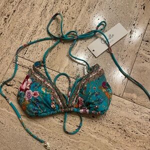 NWT CAMILLA BIKINI TOP (ONLY TOP) MULTISTRAP TRI BRA. Asonnetf